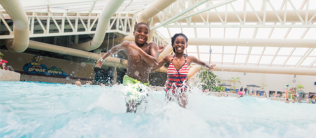 Kids swimming at Wilderness Resort Waterpark Wisconsin Dells