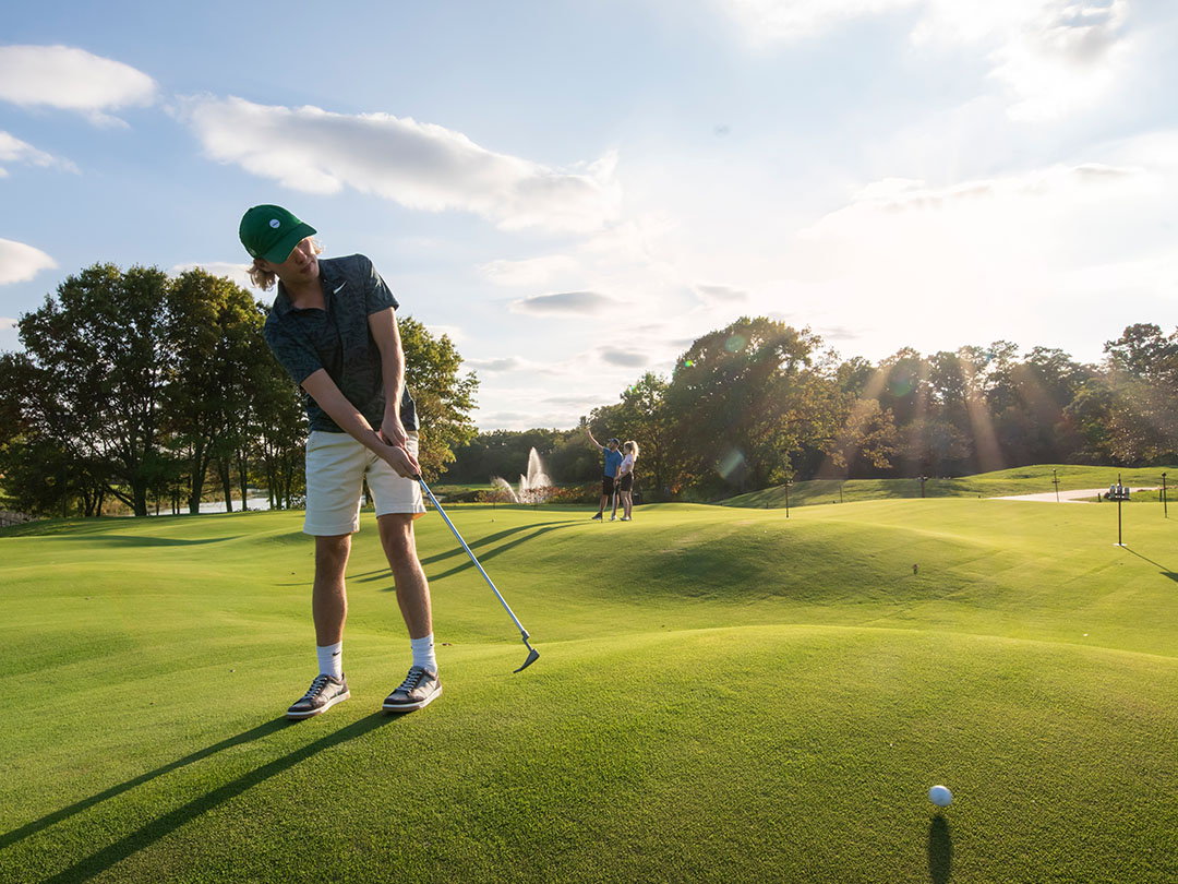 People golfing at Trappers Turn in Wisconsin Dells.
