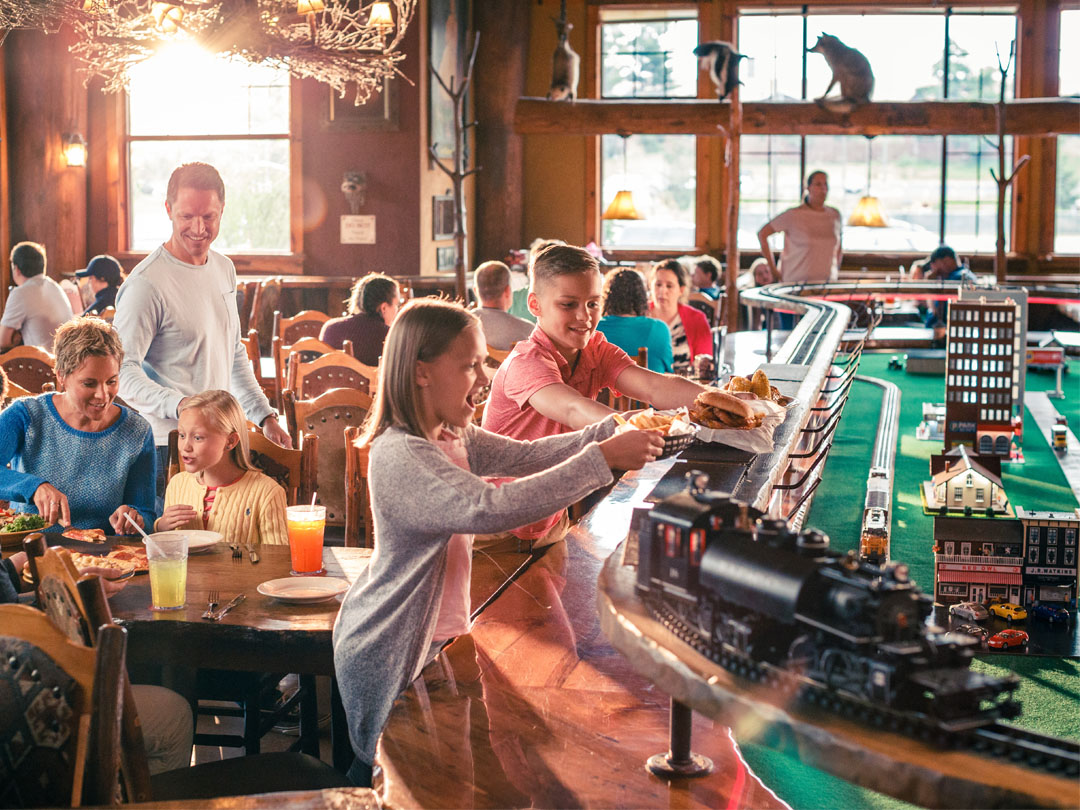 A family a Buffalo Phil's Pizza & Grille.