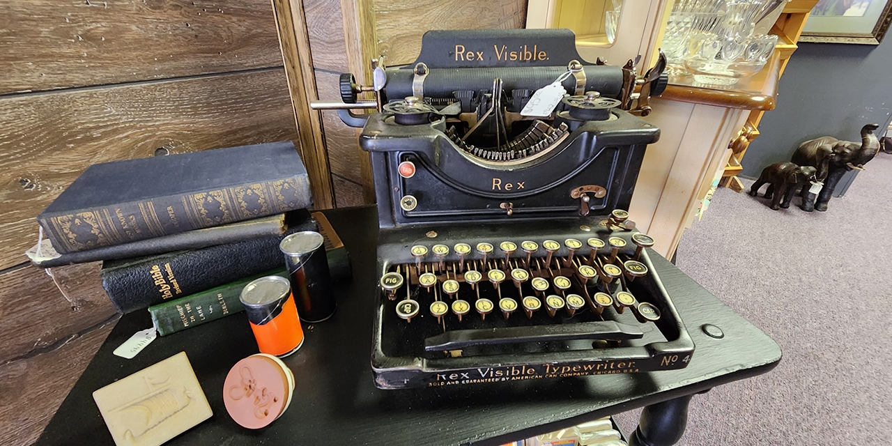 Old Typewriter at Five Sisters Antique.