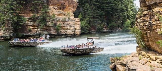 Wildthing jeet boats on wisconin river