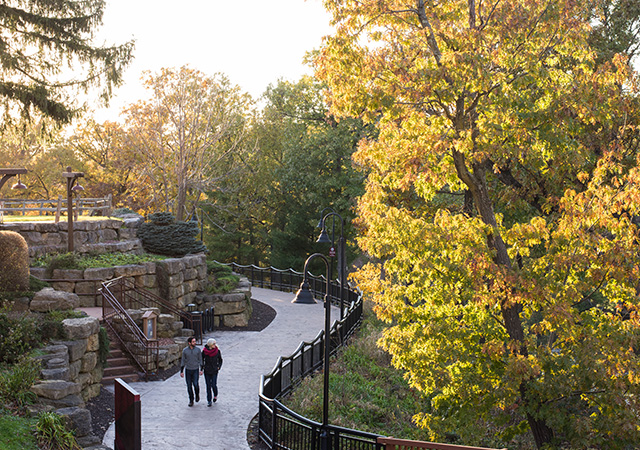 A couple walking on the Wisconsin Dells Riverwalk.