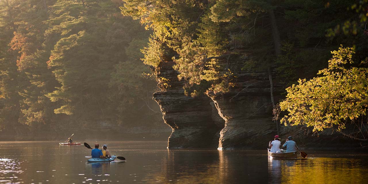 Multiple kayaks on Mirror Lake State Park