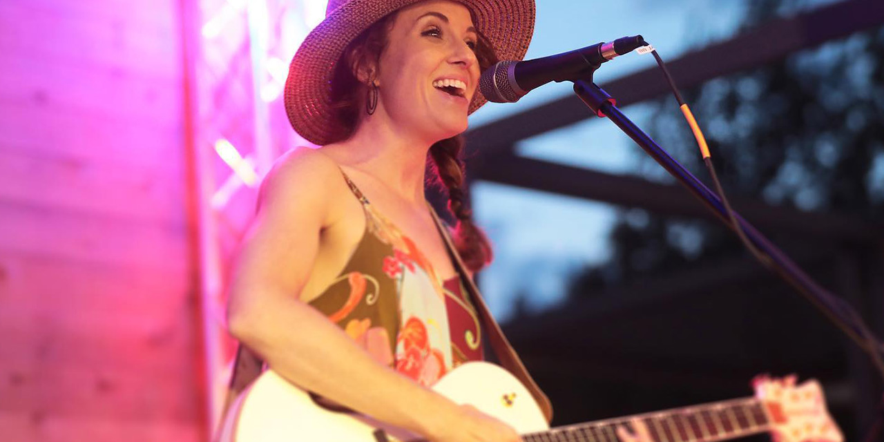 Katie Scullin performing live.