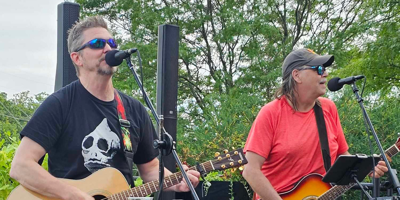 Bob McNurlen duo singing