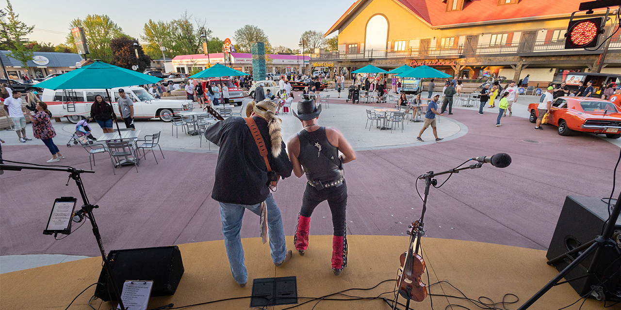 Jim Gaff Band playing at Elm Street Plaza.