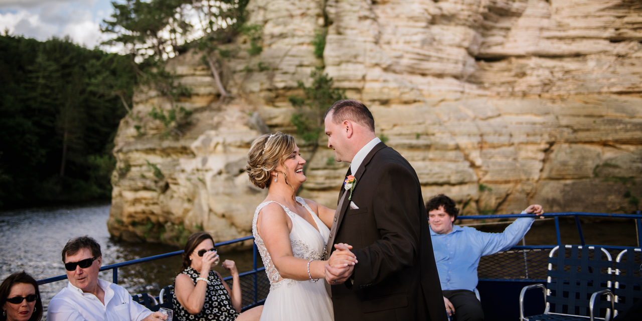 Wedding in Wisconsin Dells River