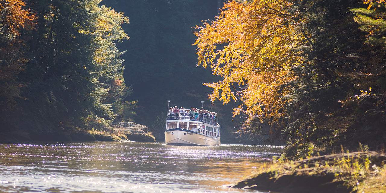 A fall Dells Boat Tour in Wisconsin Dells.